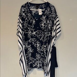 Lane Bryant Floral Navy and White Women's Top 18/20